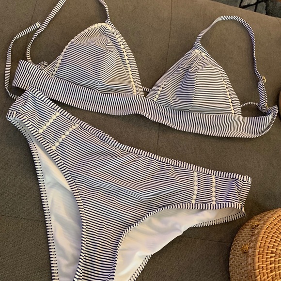 Bikini 👙 - Picture 2 of 4